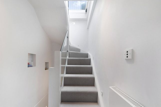 Maisonette to rent in New Row, Covent Garden