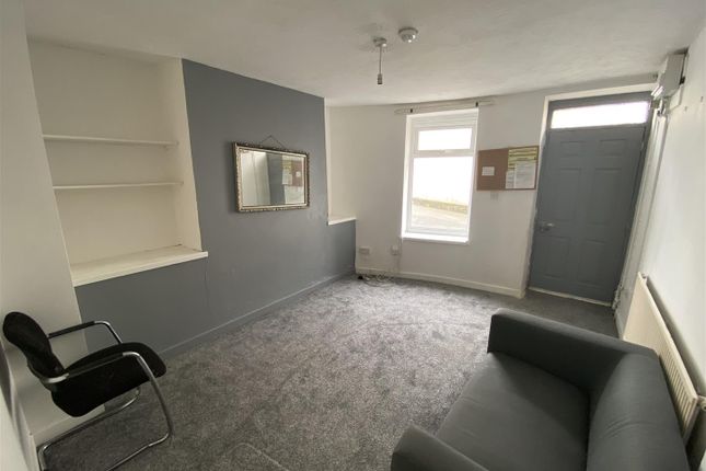 Living Room - 72A Park.Jpg