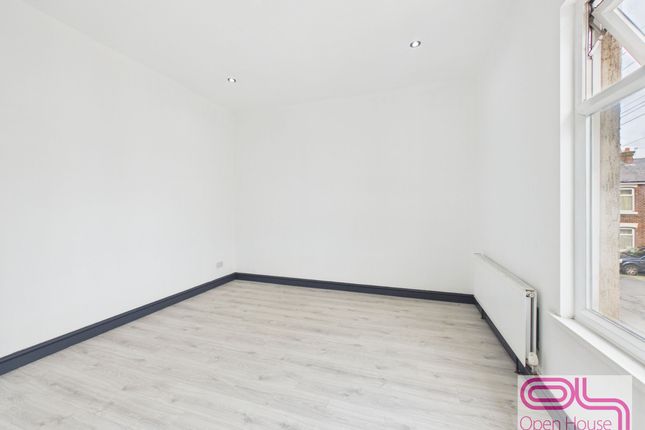 2 Plevna Road, Preston photo 4