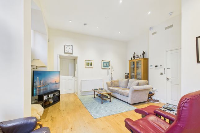 2 The Gallery Apartments,, Gloucester Road, Hfds photo 4