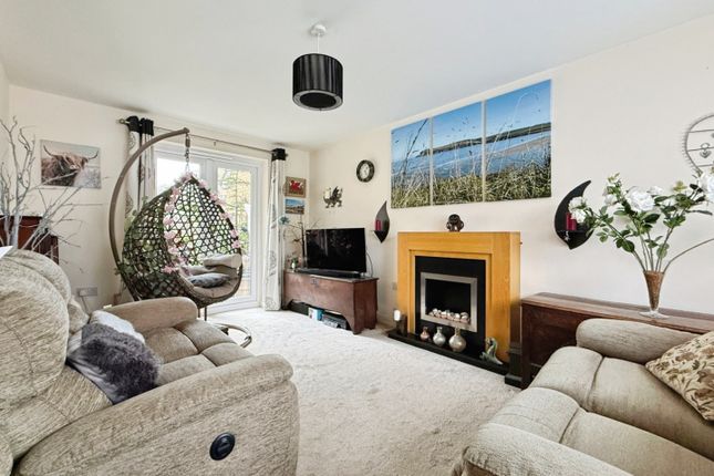 74, Jack Russell Close, Stroud photo 2