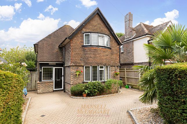 96 Moat Road, East Grinstead photo 2