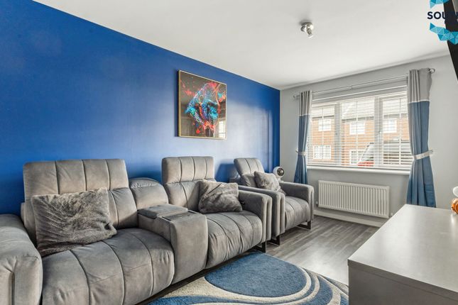 Little Coundon Close, West Midlands, Coventry photo 2