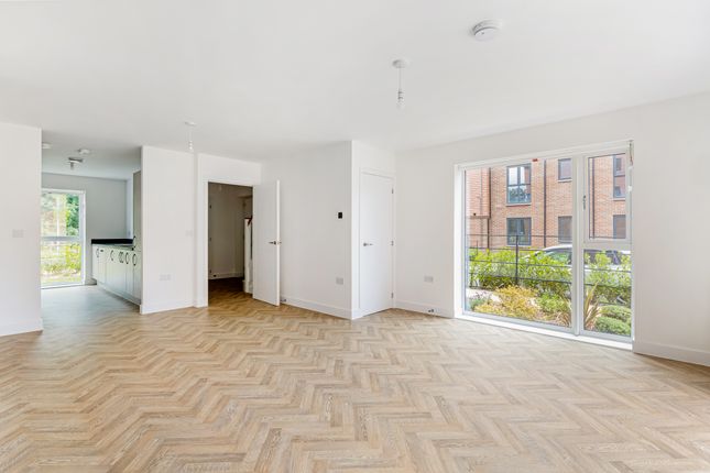 14 Marefield Walk - Lovric, Leaf Living at Allium Park , Guildford, GU23, Ripley photo 4