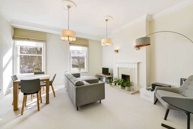 Thumbnail Flat for sale in Salisbury House, 3 Drummond Gate
