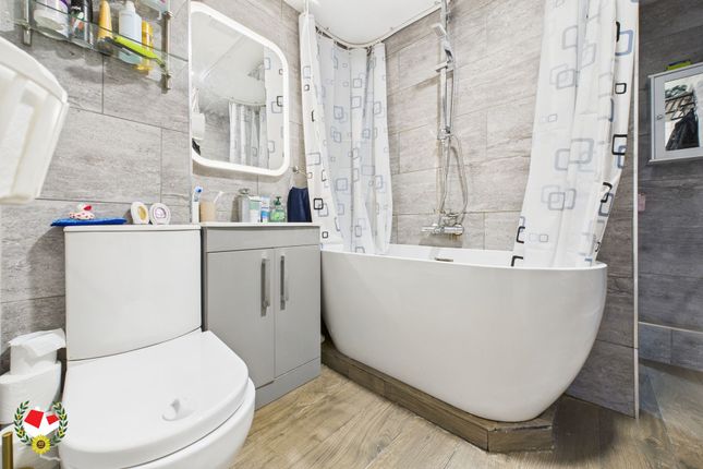 40 Hawthorn Way, Tewkesbury photo 4