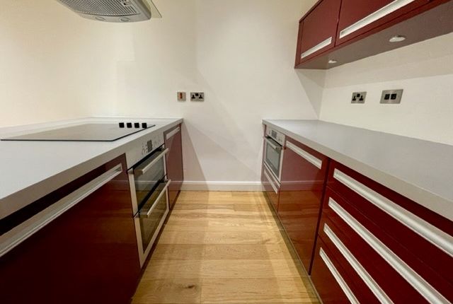 Apt 3, Manchester photo 4