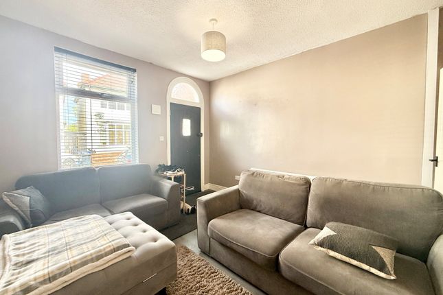 5, Green Lane, Stourbridge photo 3