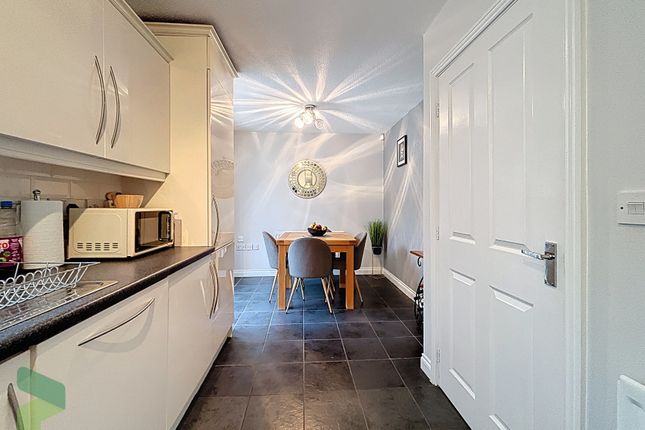 21, Kingsley Close, Blackburn photo 5