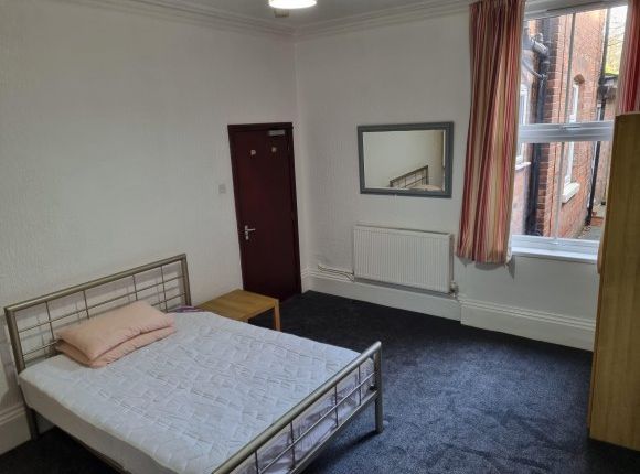 Thumbnail Shared accommodation to rent in Park Road East, Wolverhampton