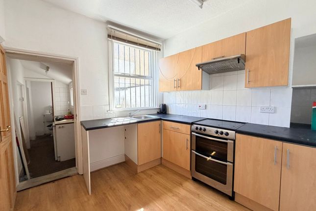 20 Falsgrave Road, Scarborough photo 4