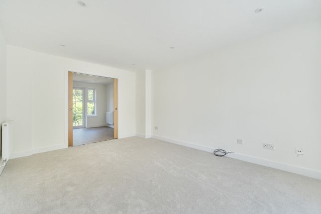 6, Thomas Drive, Bracknell photo 4