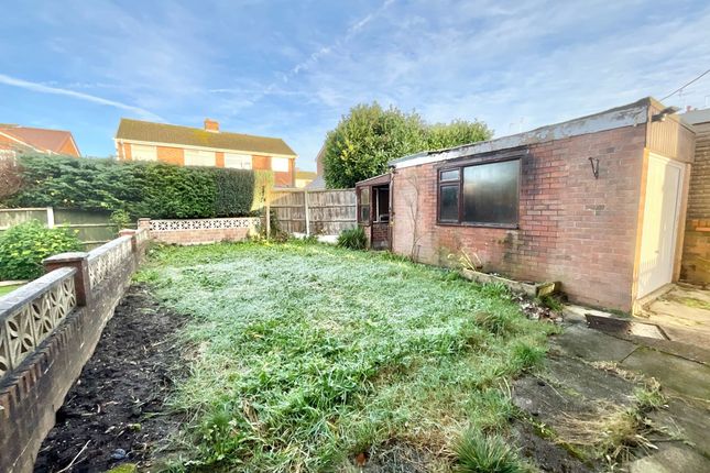 8 Maple Close, Stoke-On-Trent photo 4