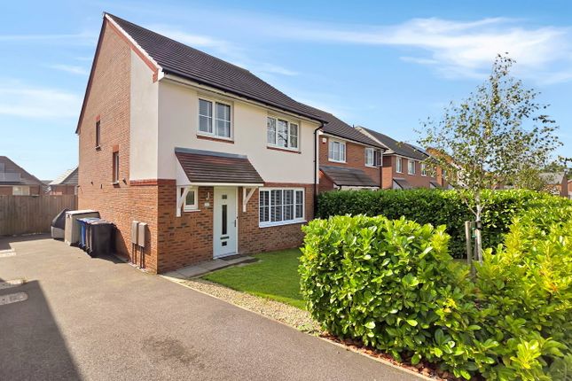 43, Garrett Meadow, Tyldesley photo 2
