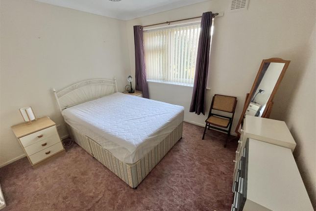 Flat for sale in Grove Court, Beech Road, Sale