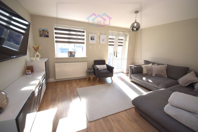 4 Paddock Close, Pontefract photo 4