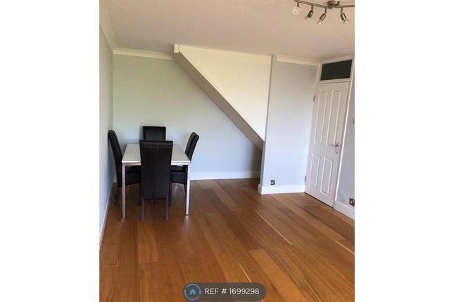 Aston Court, Broomhill Road, Woodford Green photo 3