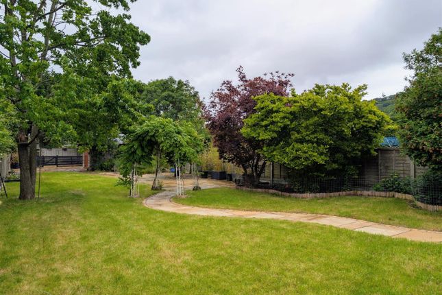 94, Tuffley Lane, Gloucester photo 3