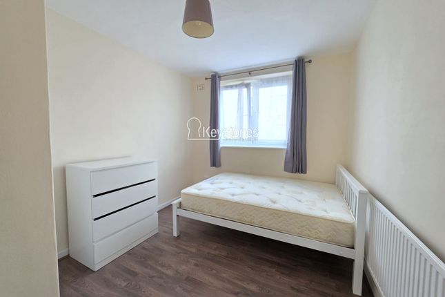 14 Thornaby House (Room 1), Canrobert Street, London photo 4