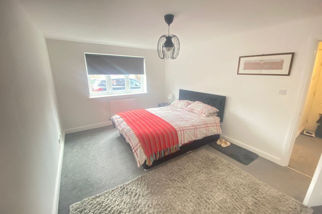 27, Pankhurst Close, Blackburn photo 5