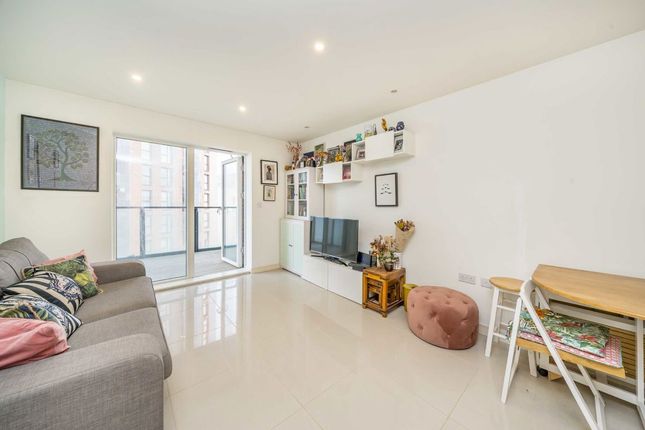 Flat 60, Goshawk Court, 5, Shearwater Drive, London photo 3