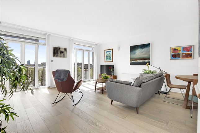 Flat for sale in Dundee Wharf, Limehouse