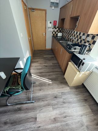 Flat 3, 127 King Edwards Road, Swansea, Swansea photo 3