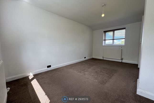 Biscop Crescent, Newton Aycliffe photo 5