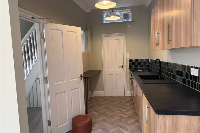 13A,, London Street, Somerset photo 4