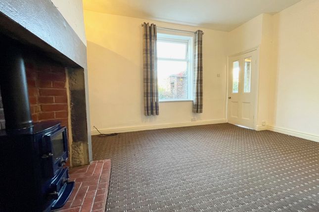 370, Blackmoorfoot Road, West Yorkshire photo 4