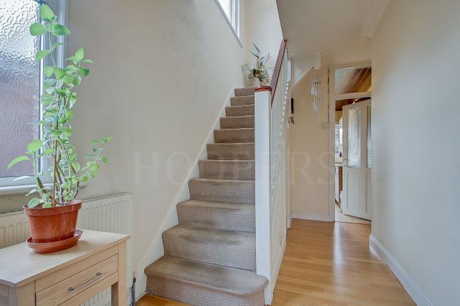 7, Lewis Crescent, London photo 3