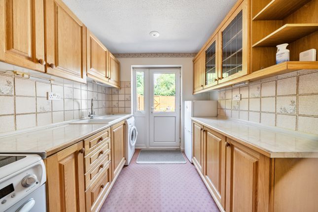 31, Pensclose, Oxfordshire photo 2