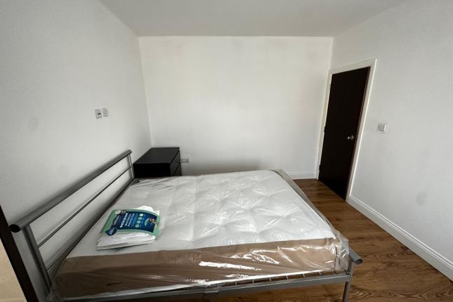 85, Bulstrode Avenue, Hounslow photo 3