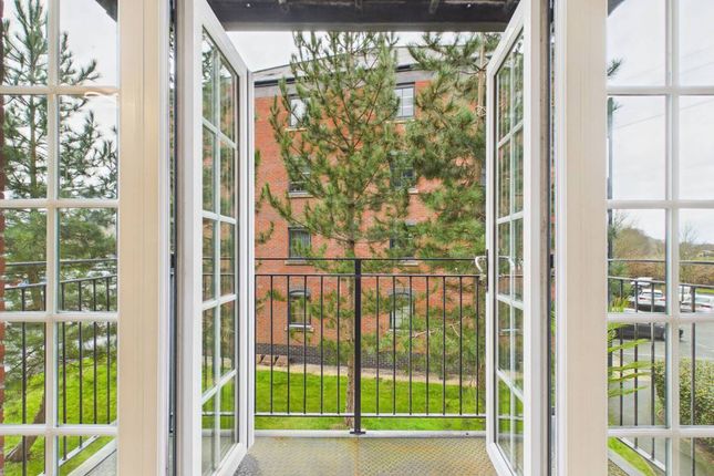 Apt 15, Priestley Court Elphins Drive, Warrington photo 4