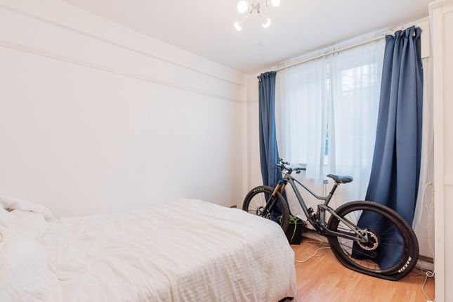 Flat for sale in Elmers End Road, London