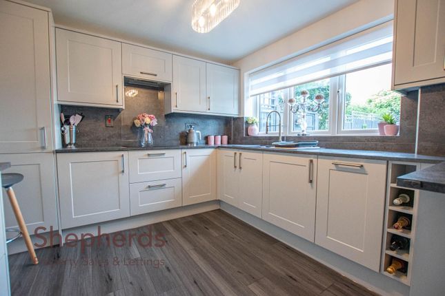 Room rent/house share, 96 (Bridge House), Lampits, Hoddesdon photo 2