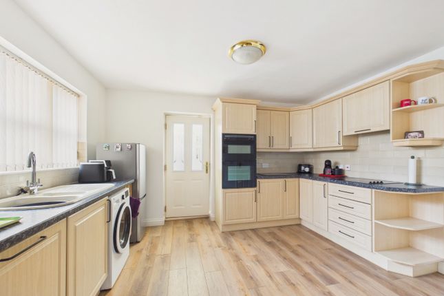 71, Cleeve Road, East Riding Of Yorkshire photo 2