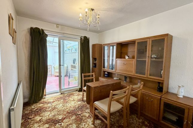 7, Crispin Drive, Sheffield photo 4