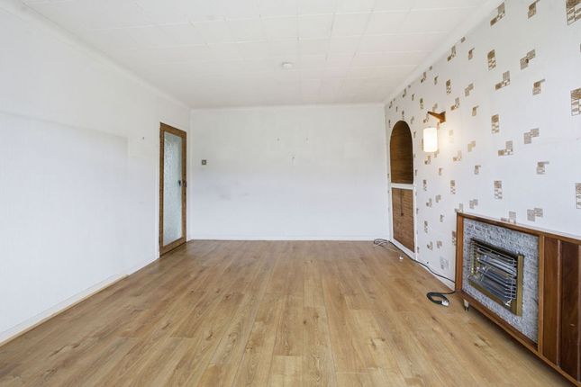 3 Fetlar Drive, Simshill photo 4