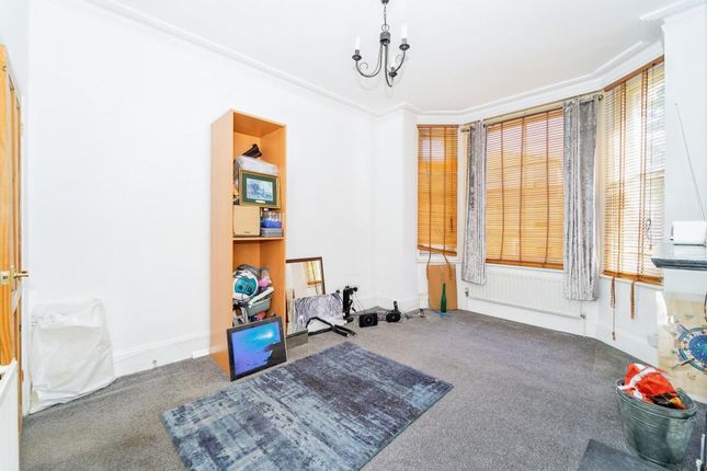 Flat 3, 22 York Road, York Road, London photo 5
