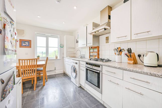 Thumbnail Flat for sale in Puffin Court, Ealing, London