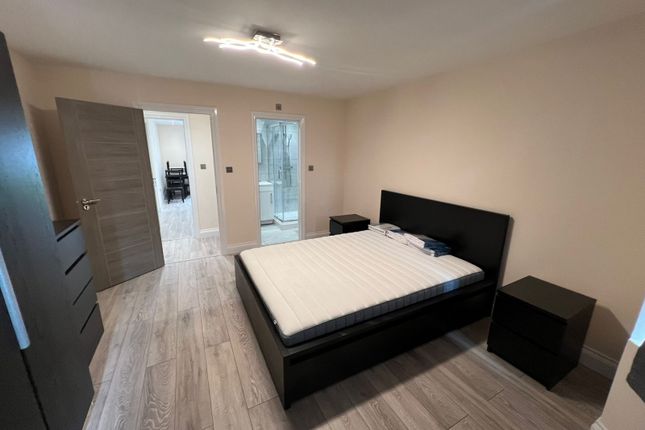 Shared accommodation to rent in Wood End Avenue, Harrow