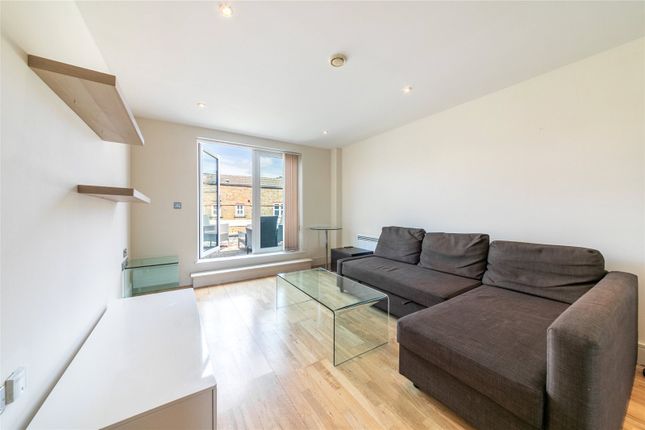 Flat to rent in Cheshire Street, London