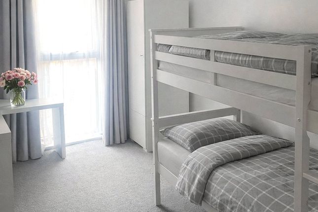 SNG RESALE OR, 24, Katherine Court, Northolt photo 4