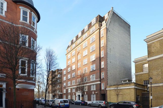 Thumbnail Flat for sale in Turks Row, Chelsea, London