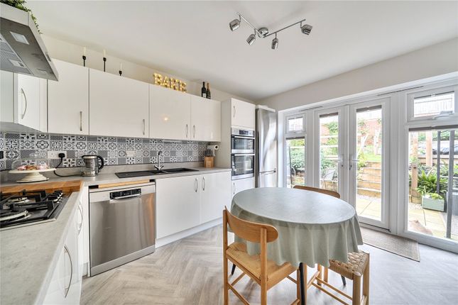 33, Lancashire Drive, Wiltshire photo 2