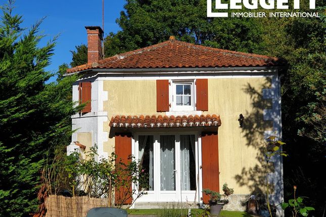 Thumbnail Villa for sale in La Caillère-Saint-Hilaire, Vendée, Pays De La Loire