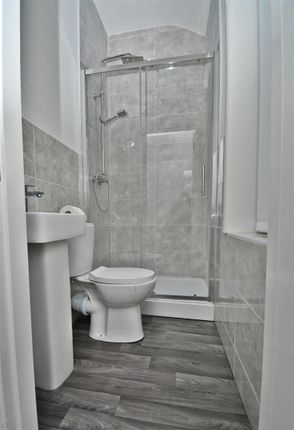 37, Albert Street, Burnley photo 3