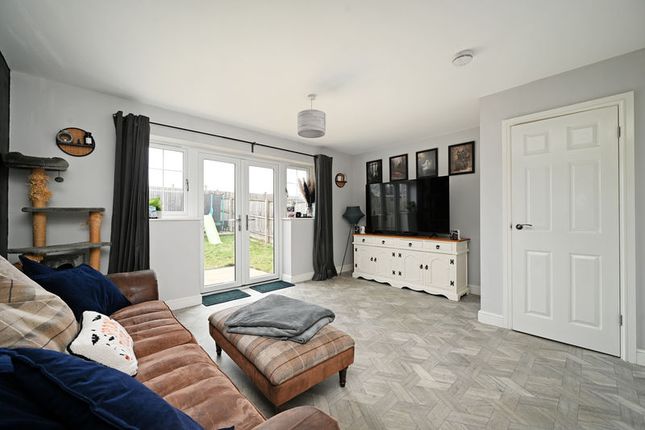 80, Springvale Close, Chesterfield photo 3