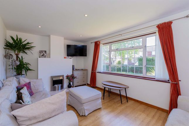 9, Haywards Mead, Windsor photo 4